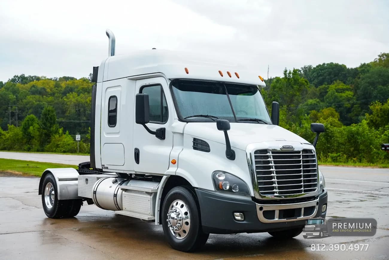 2015 Freightliner Cascadia - Sleeper