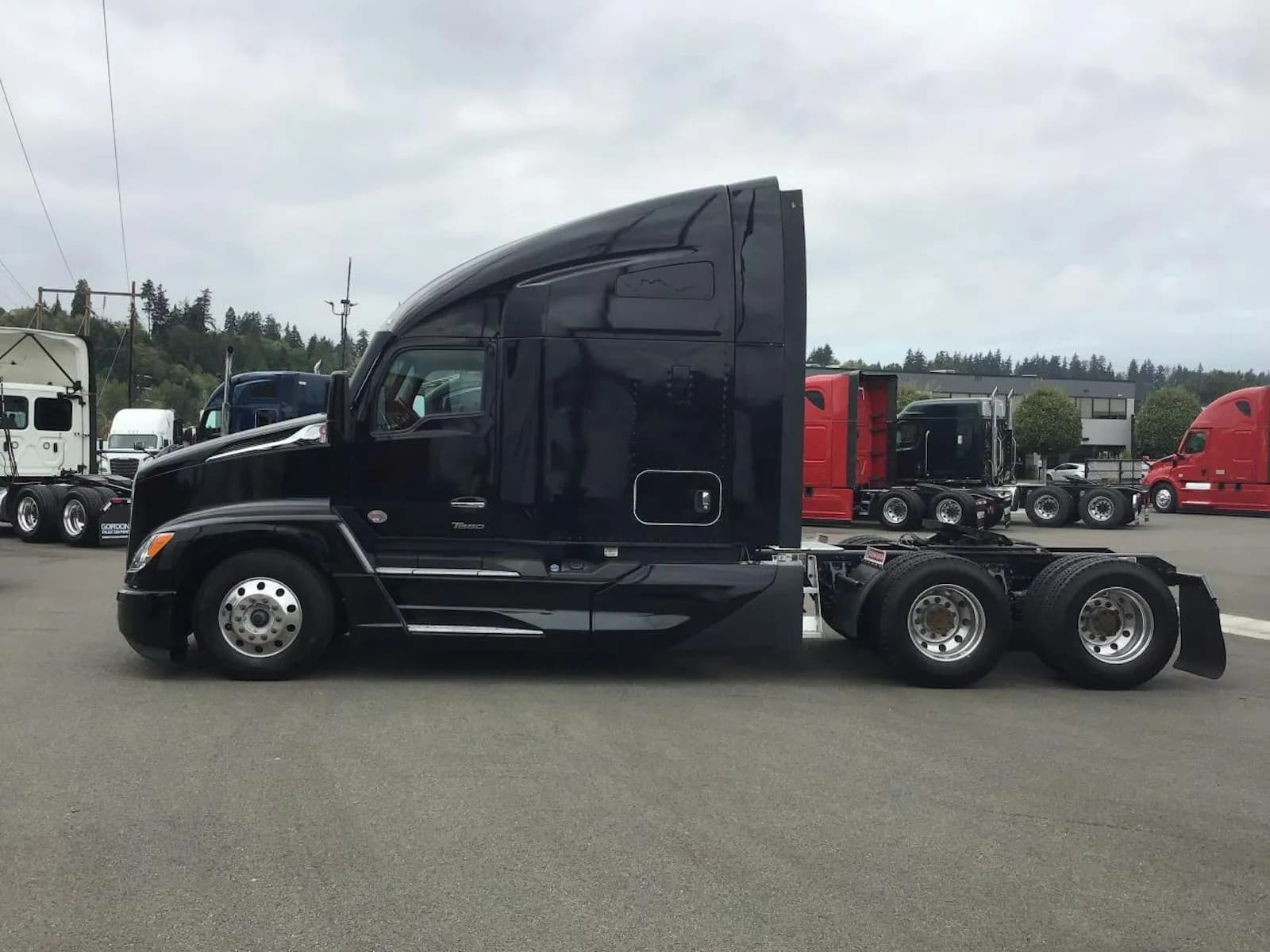2023 Kenworth T680
