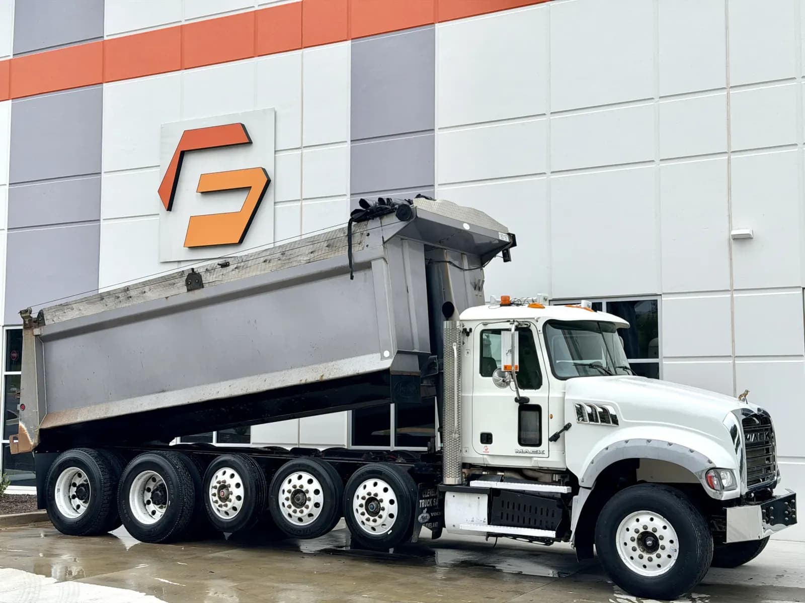 2014 Mack GU713 - Dump