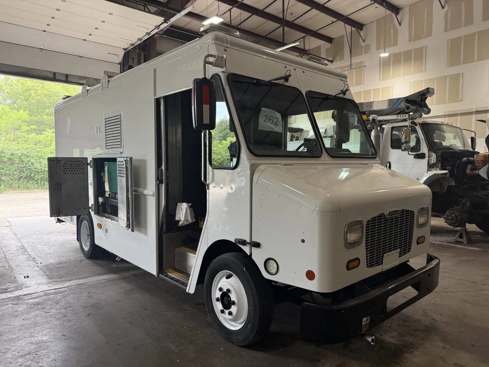 2016 Freightliner MT45 Morgan Olson - Vans