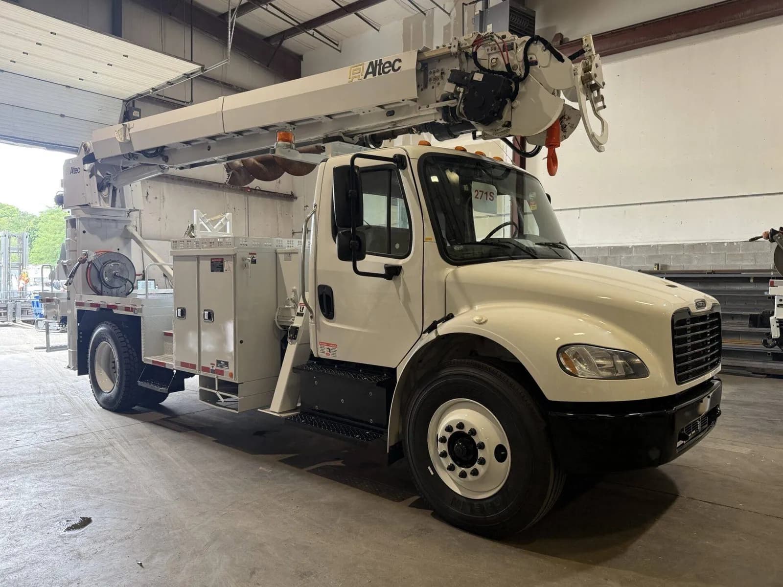 2019 Altec DM47B-B Mounted on a Freightliner M2 S-KC1681 ($99,900)