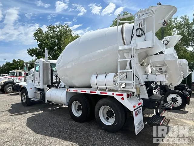 2013 Peterbilt 365 - Mixer