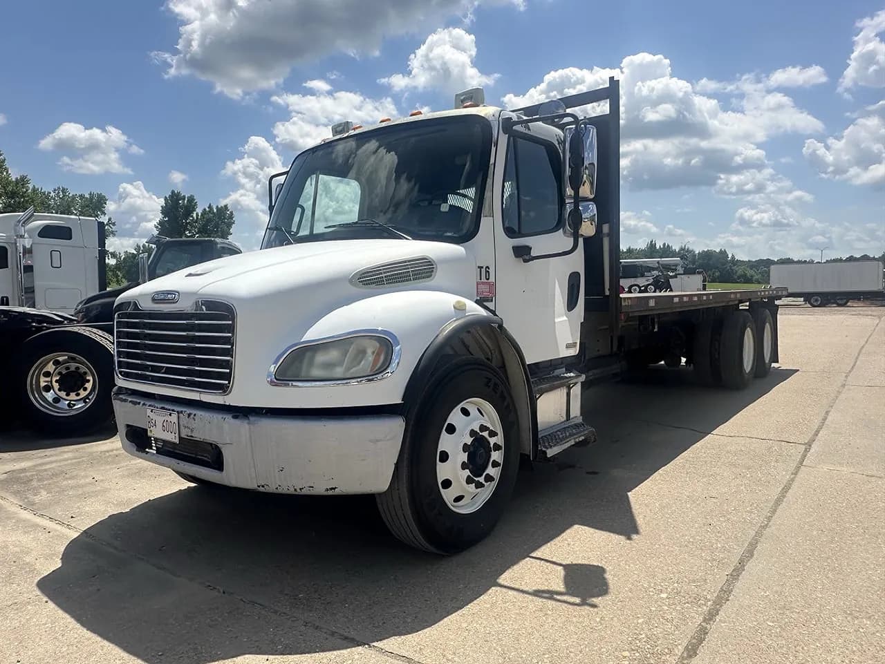 2006 Freightliner Columbia - Flatbed
