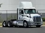 2012 Freightliner Cascadia - Day Cab
