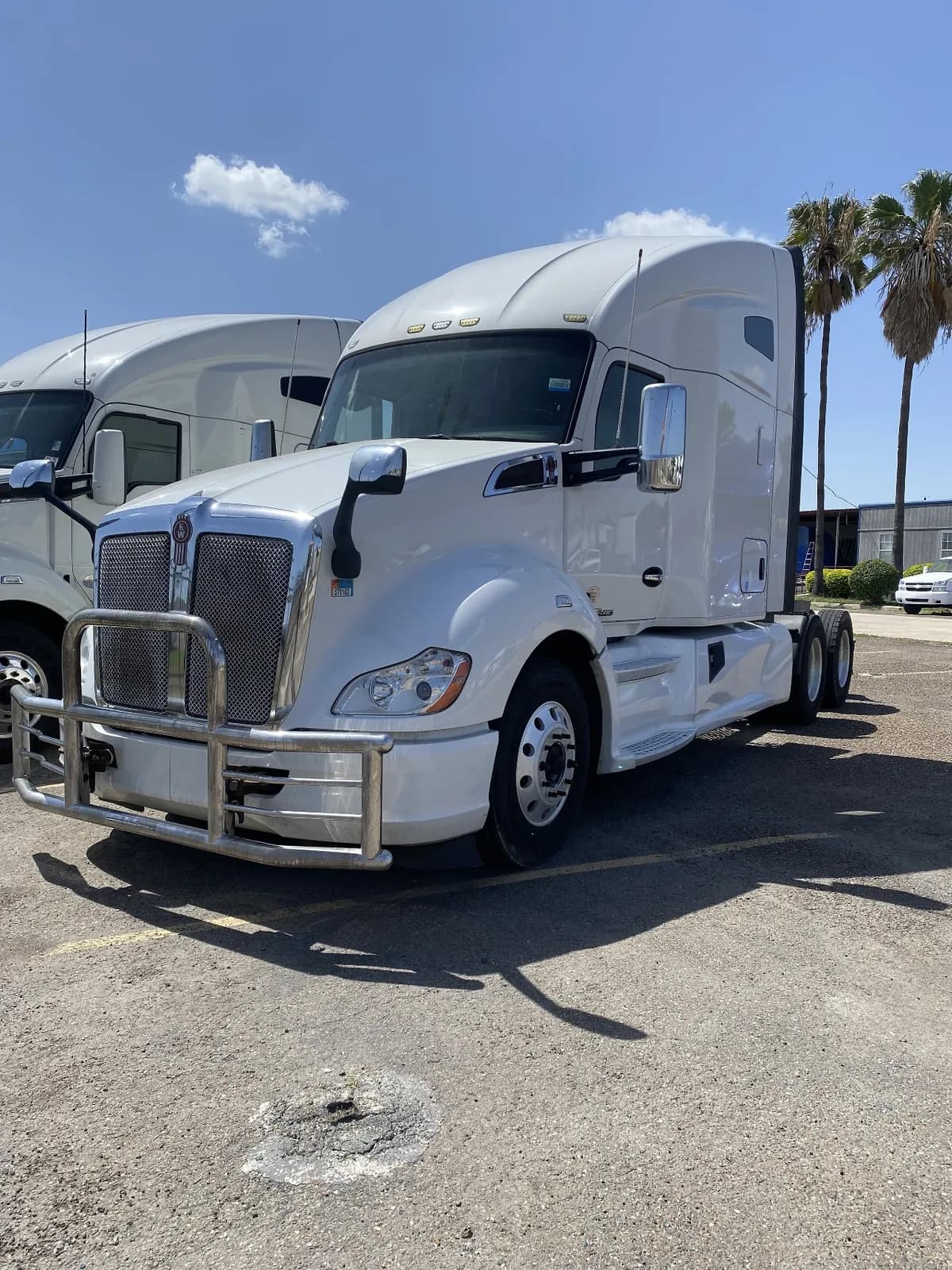 2019 Kenworth T680 Tandem Axle - Sleeper