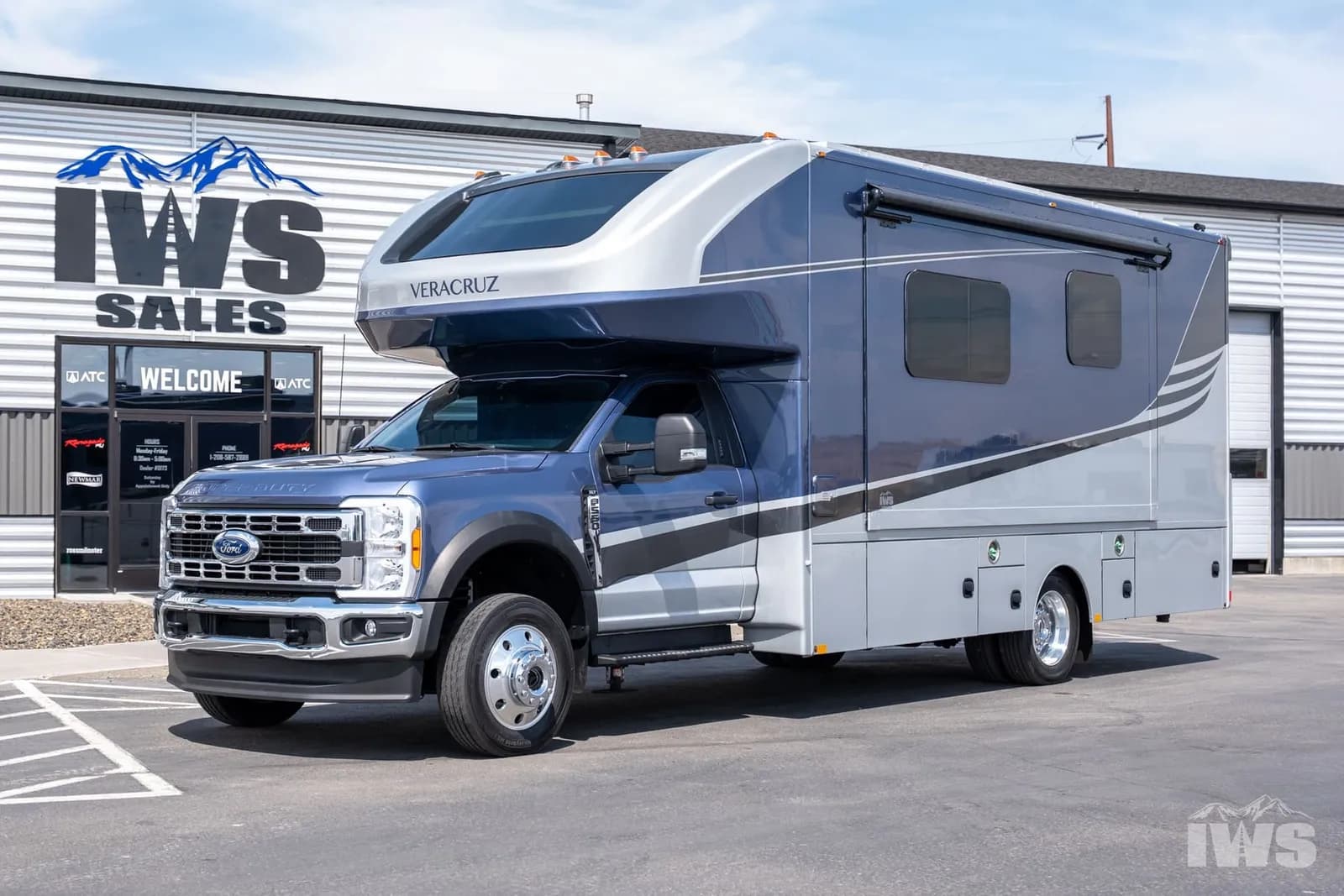 2024 Renegade Veracruz 30' 30VRM Stock #:8575 - Passenger Bus / Shuttle Bus / SUV
