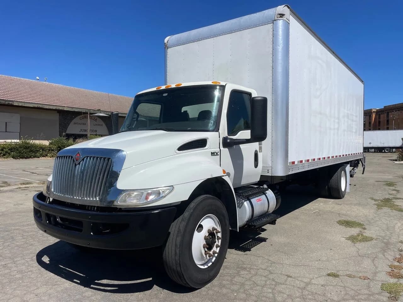 2020 International MV607 - Box