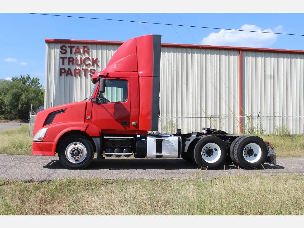 2015 Volvo VNL - Day Cab