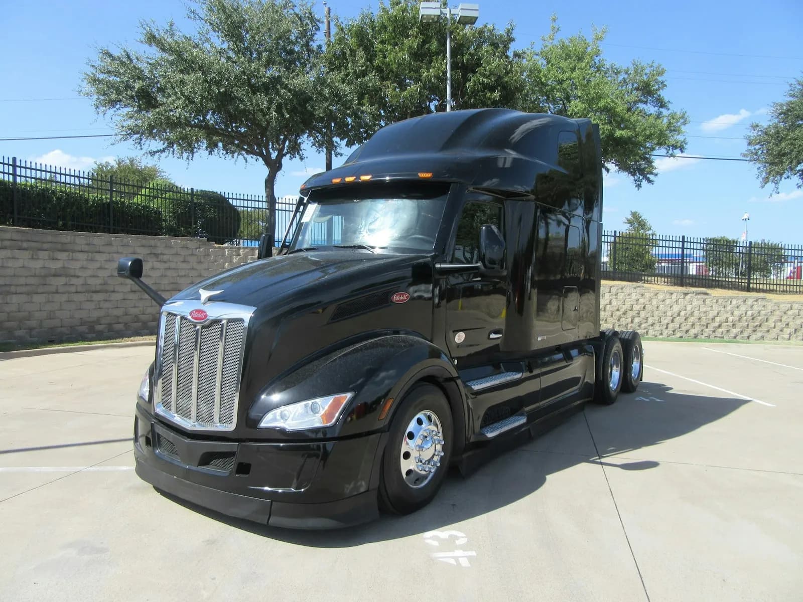 2023 Peterbilt 579