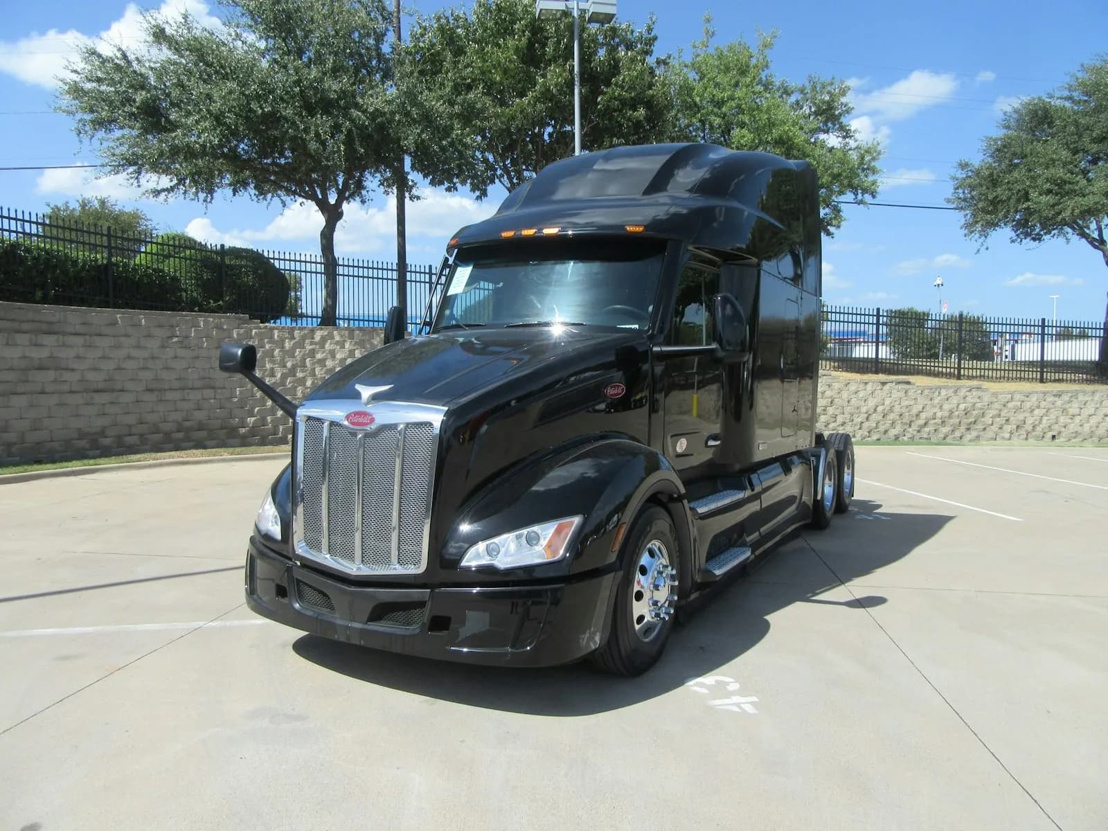 2023 Peterbilt 579