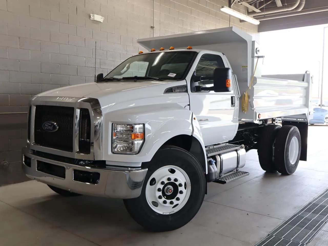 2027 Ford F-650 Super Duty - Chassis