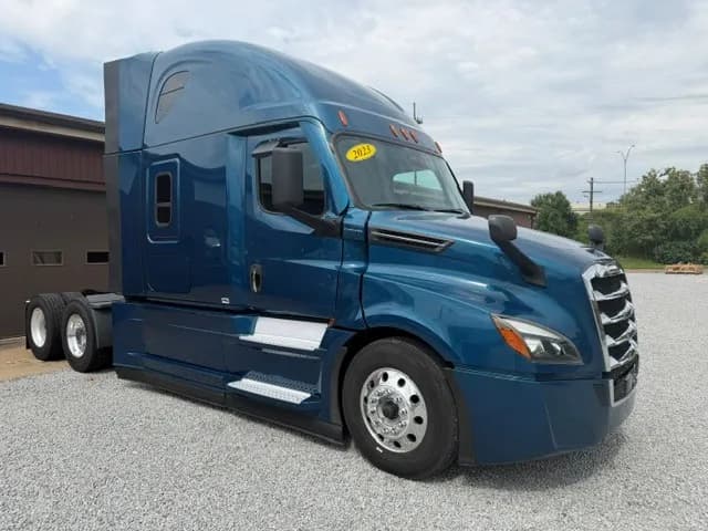 2023 FREIGHTLINER Cascadia