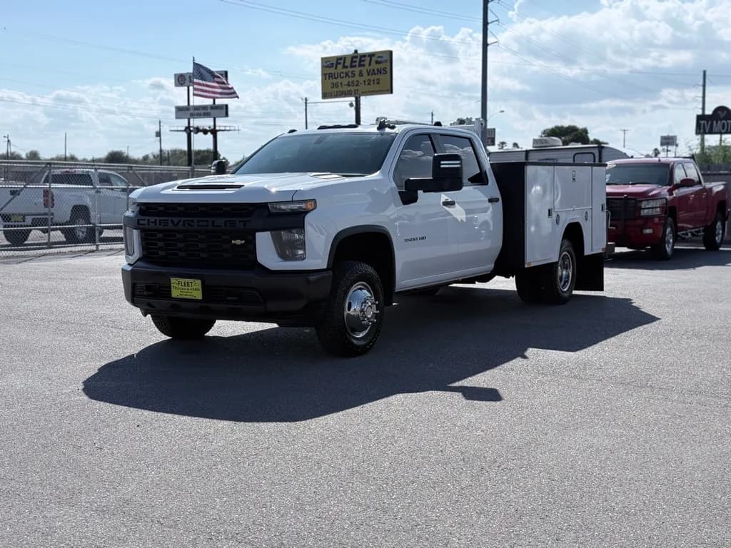 2022 Chevrolet Silverado 3500 Crew Cab - Chassis
