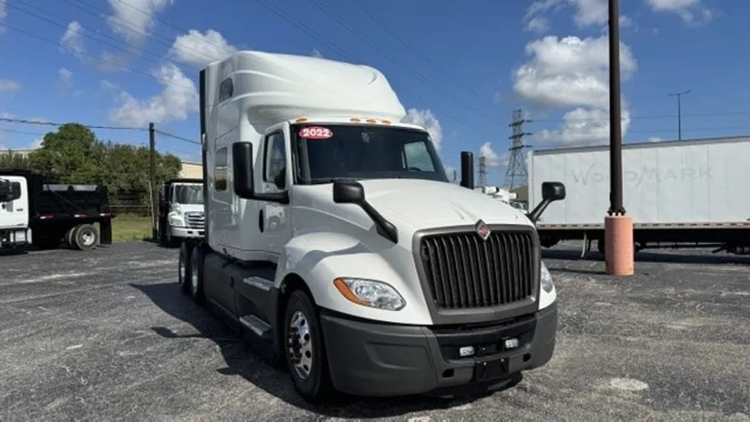 2022 International LT625