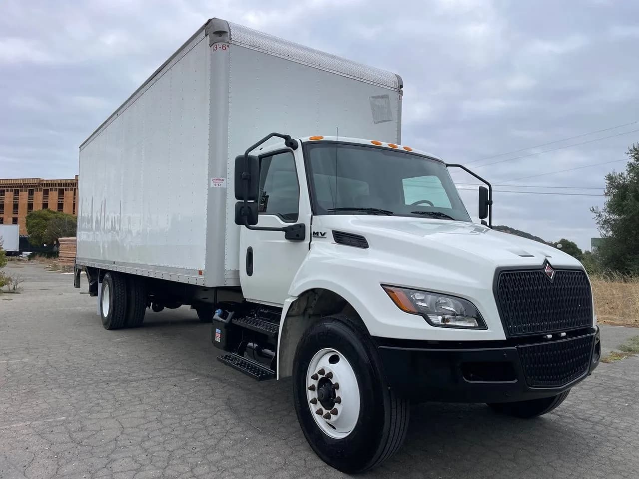 2023 International MV607 - Box