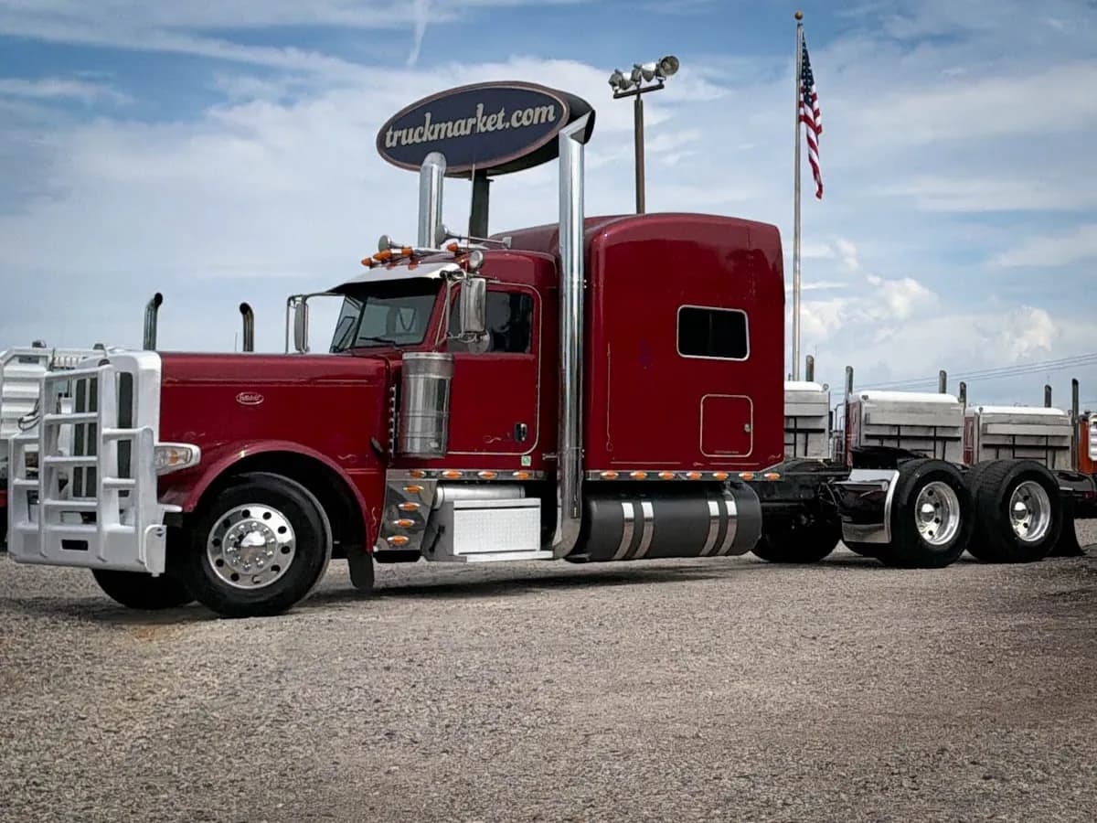 2019 Peterbilt 389 - Glider Kit Trucks