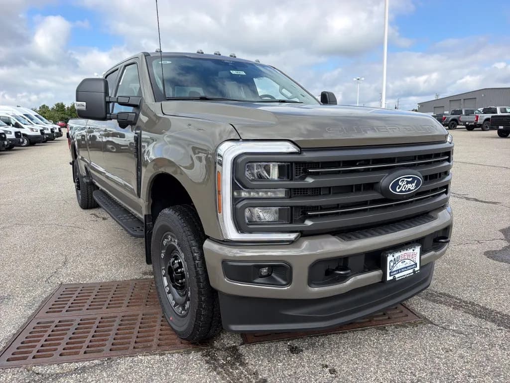 2027 Ford F-350 Crew Cab - Pickup