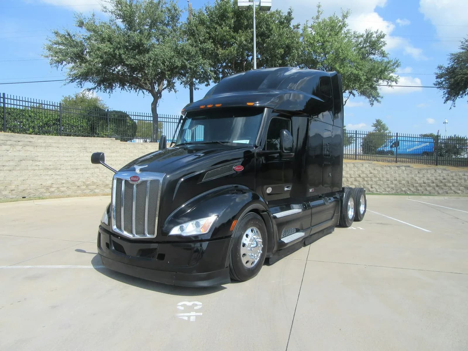 2023 Peterbilt 579