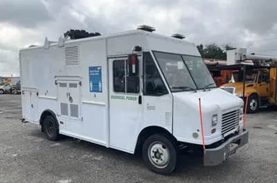 2016 Freightliner MT45 - Vans
