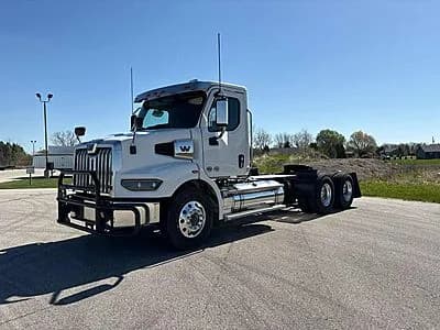 2025 Western Star 47X - Sleeper