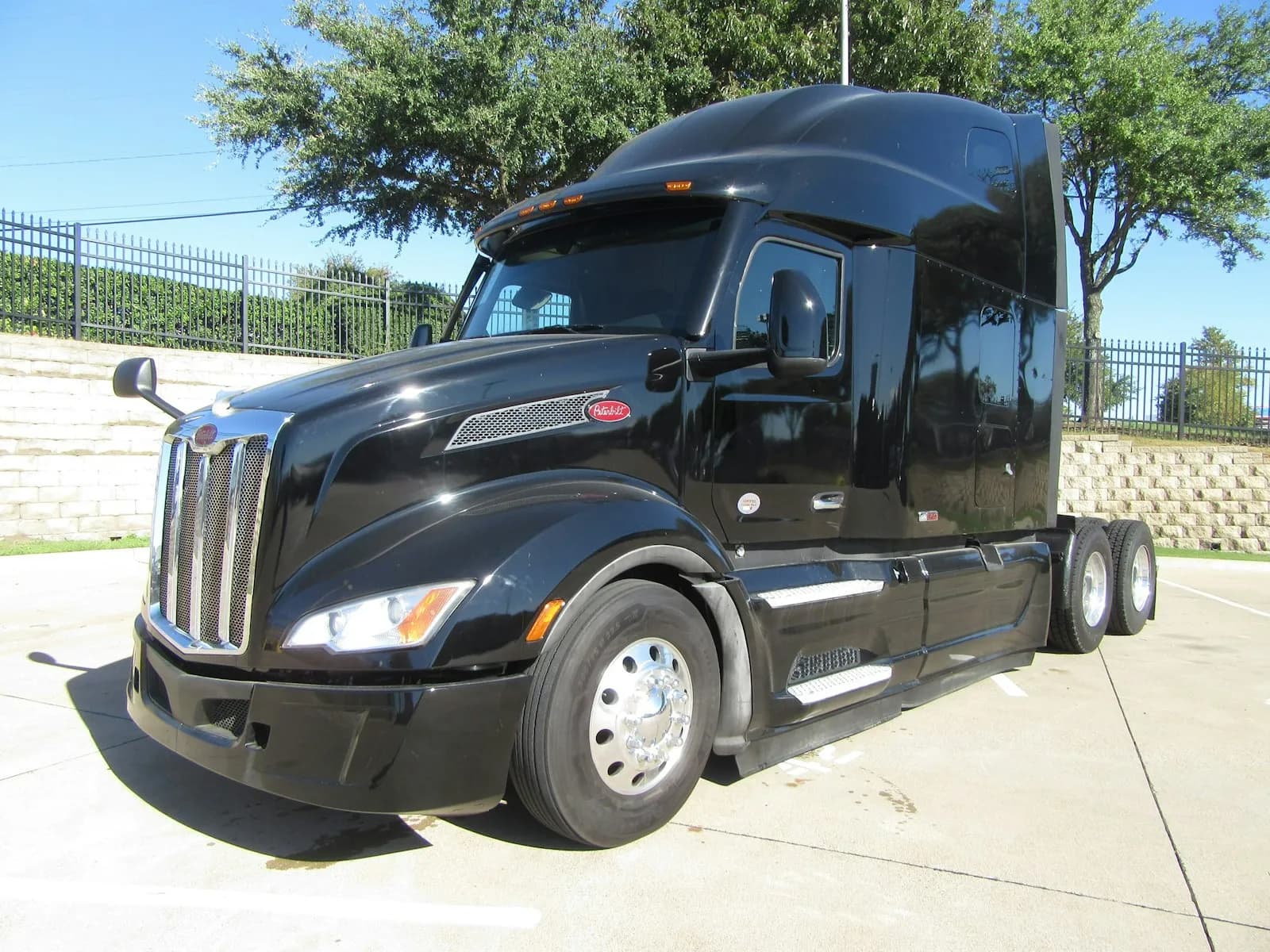2023 Peterbilt 579