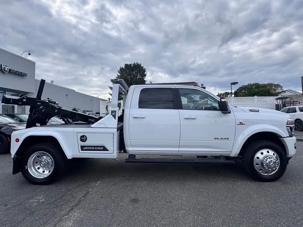 2025 Ram 5500 Crew Cab - Chassis