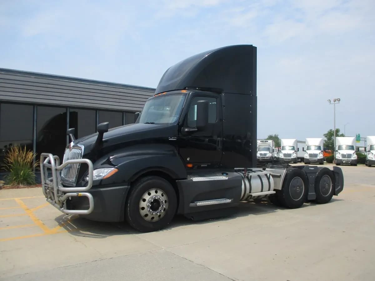 2022 International LT625