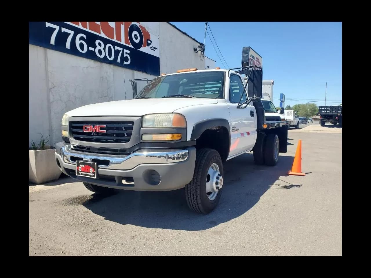 2005 GMC Sierra 3500 Reg Cab 137.0" WB 60.4" CA - Pickup