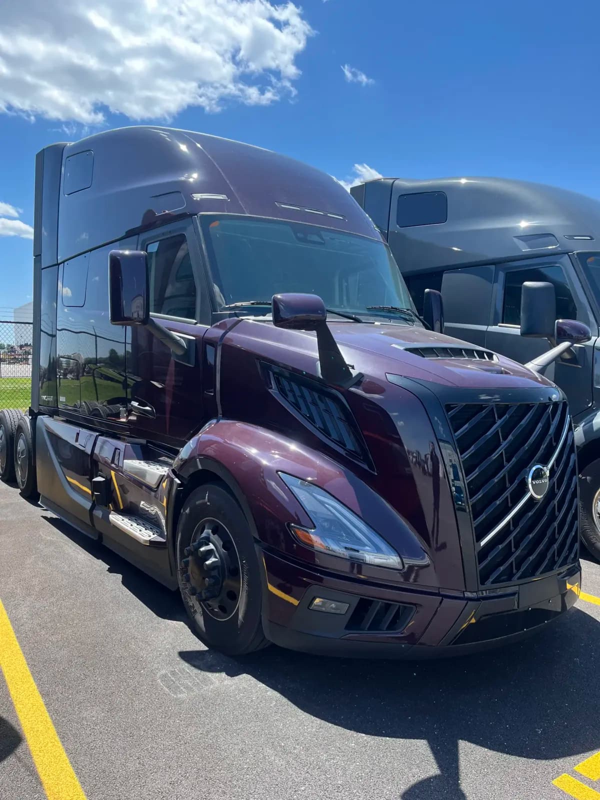 2025 Volvo VNL64T860 - Refrigerated