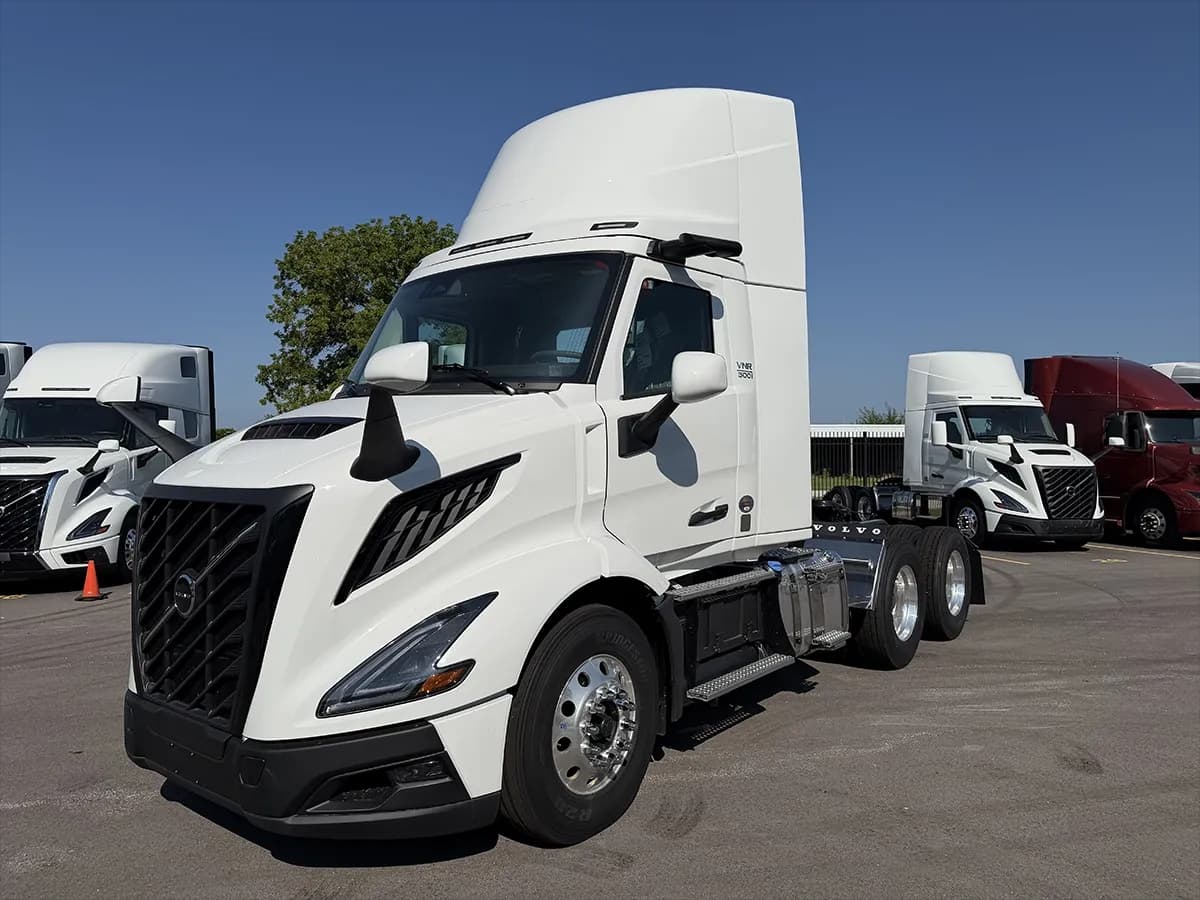 2027 Volvo VNR64T300 - Refrigerated