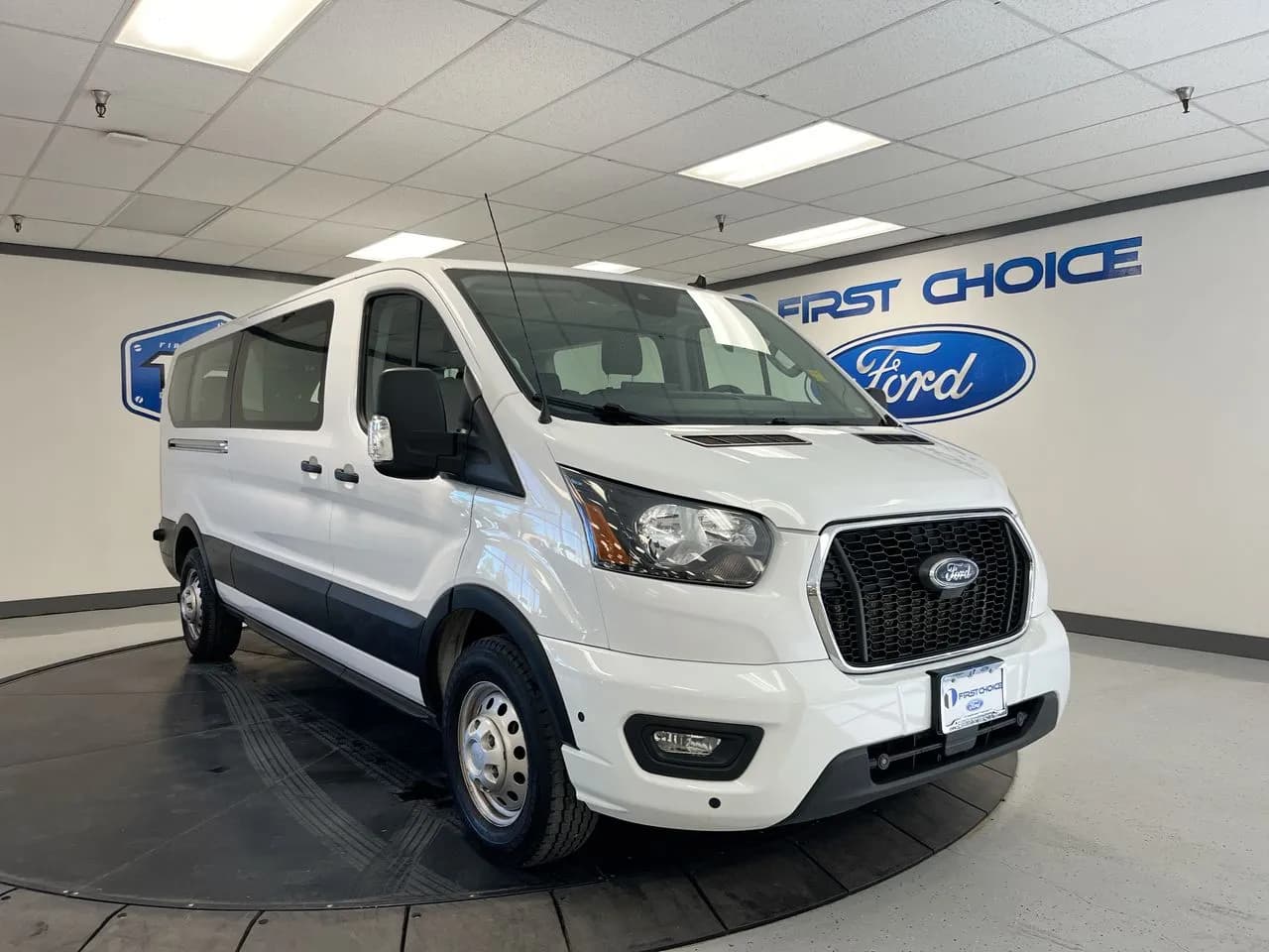 2024 Ford Transit Passenger Wagon - Vans