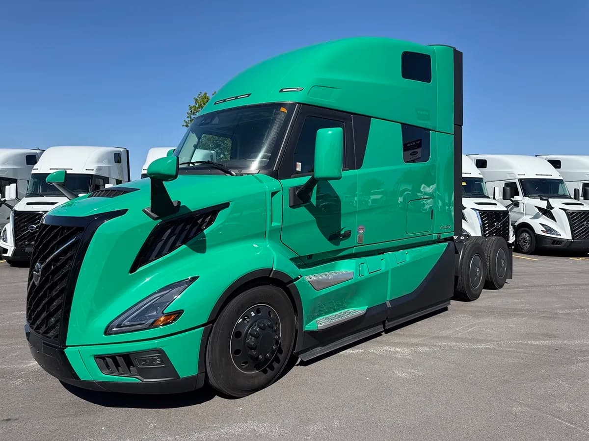 2025 Volvo VNL64T860 - Refrigerated