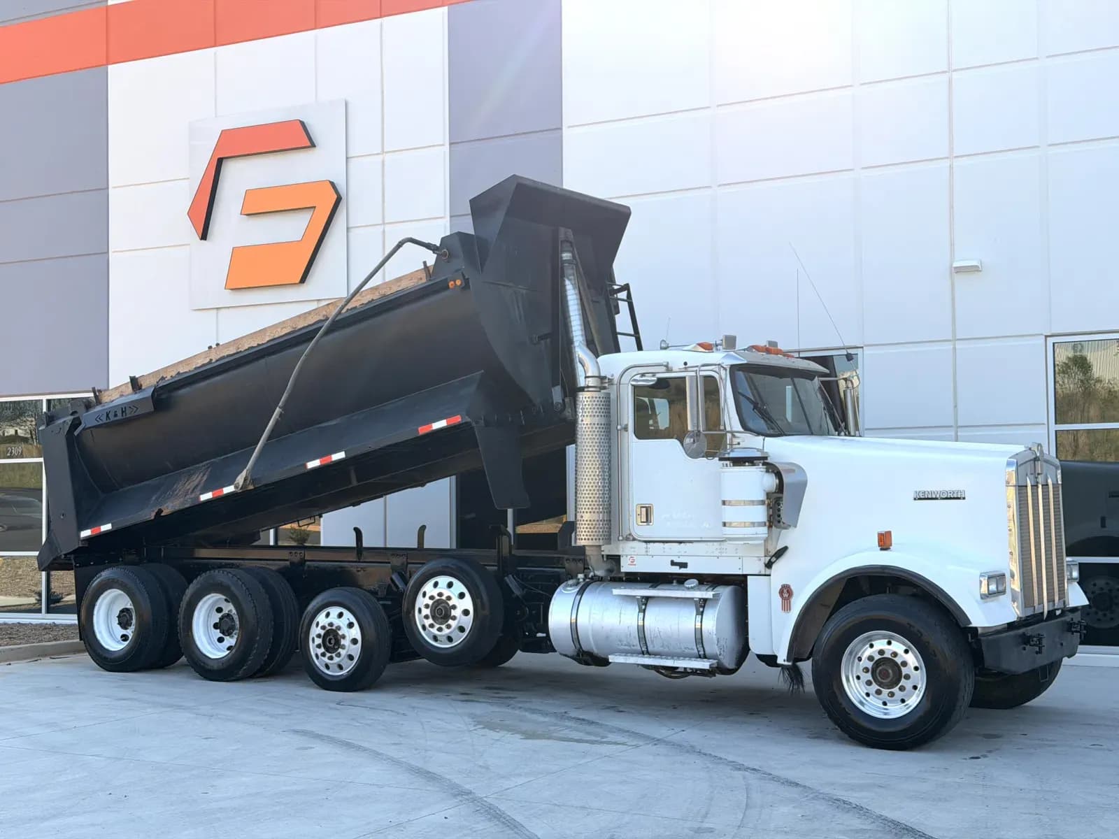 2001 Kenworth W900 - Dump