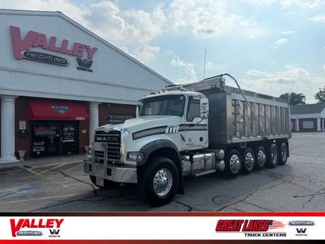 2017 Mack GRANITE