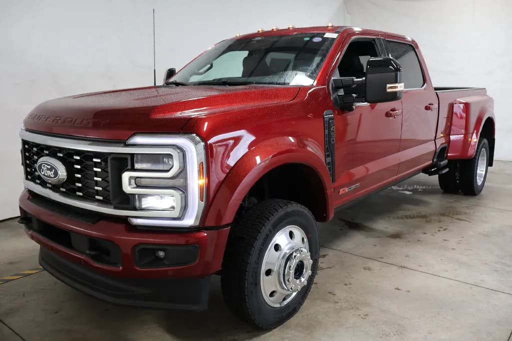 2027 Ford F-450 Crew Cab - Pickup