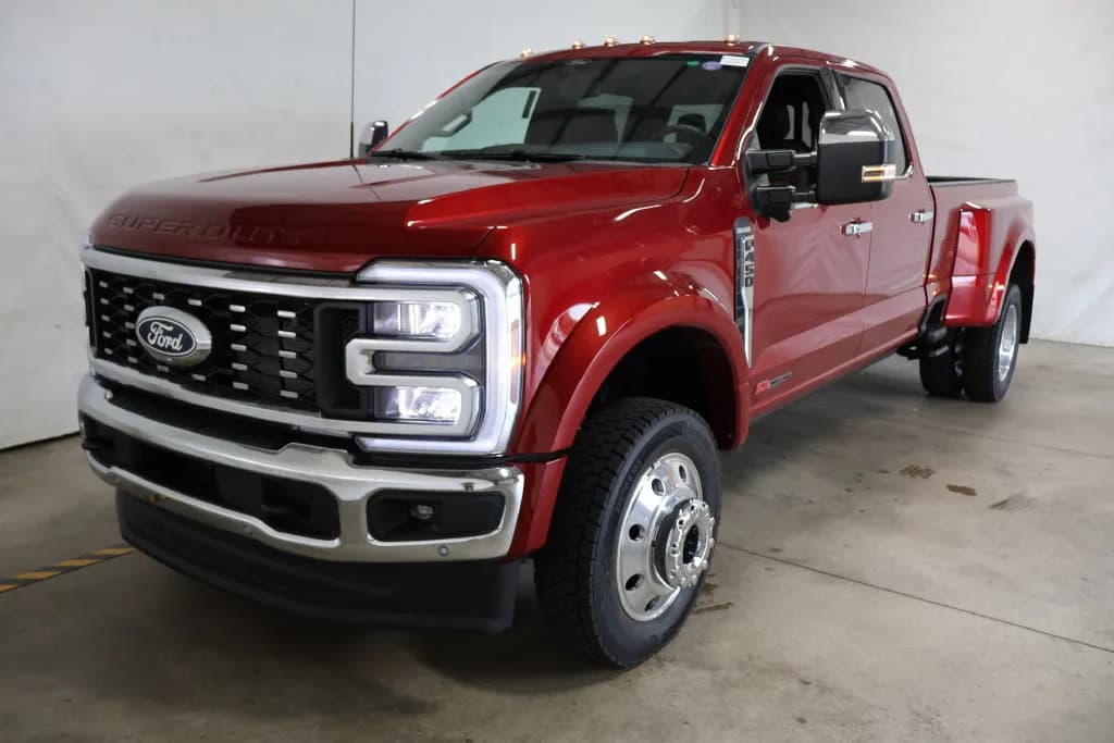 2027 Ford F-450 Crew Cab - Pickup