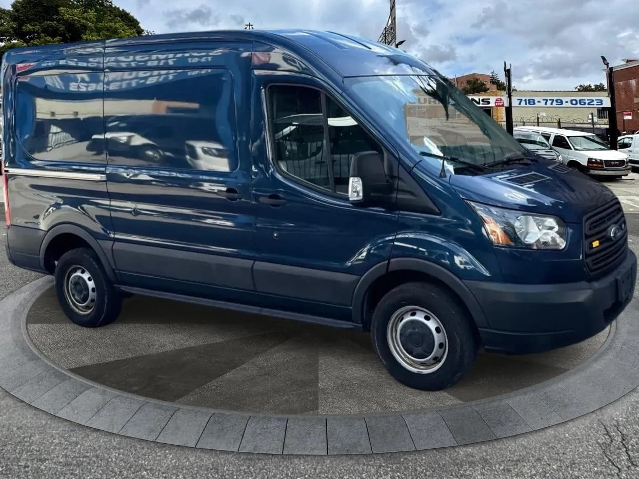 2017 Ford Transit Van T-250 130" Med Rf 9000 - Vans