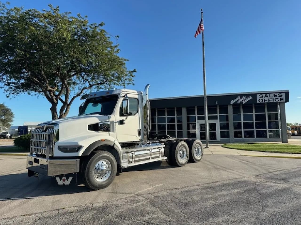 2027 Western Star 49X Tandem Axle Daycab - Day Cab
