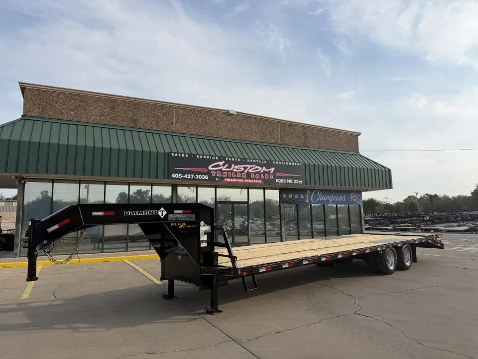 2027 Diamond T DTF 32 X 102 - Flatbed