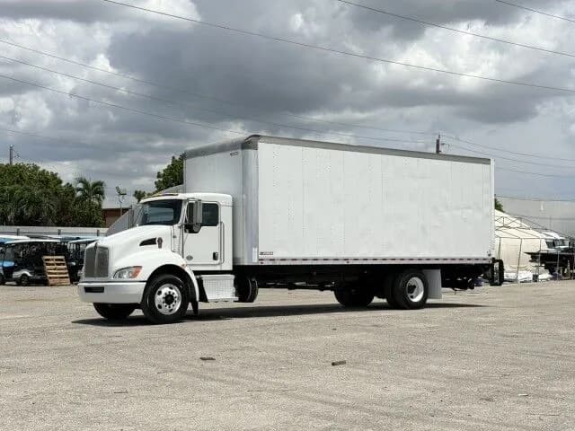 2018 Kenworth T270 - Box