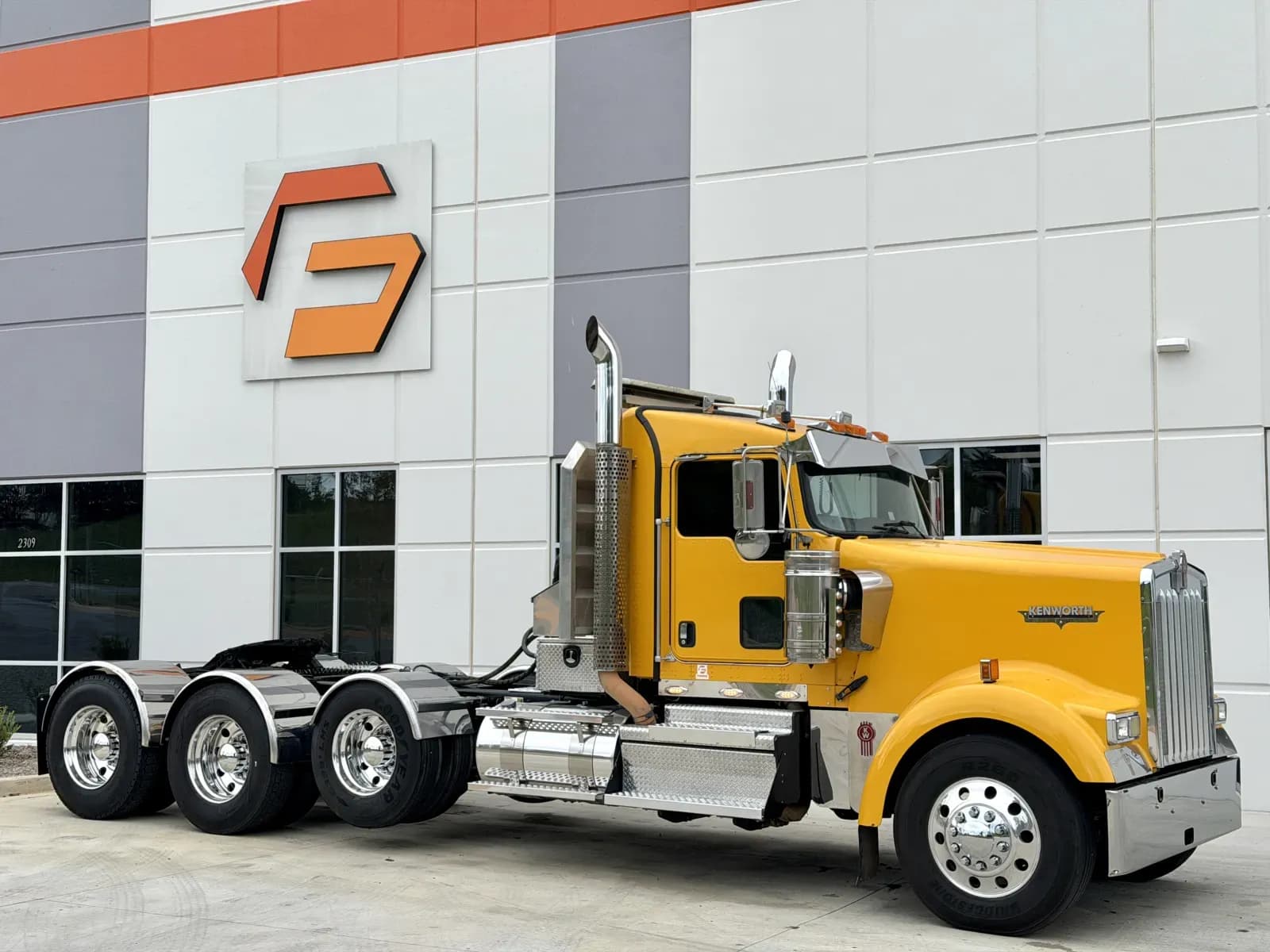 2018 Kenworth W900 - Day Cab