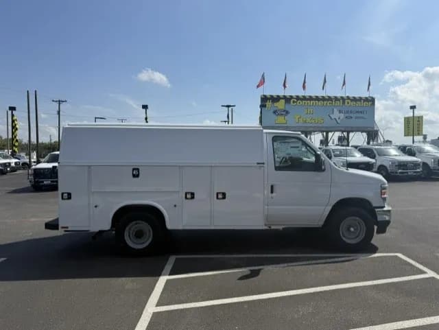 2027 Ford E-350 - Box