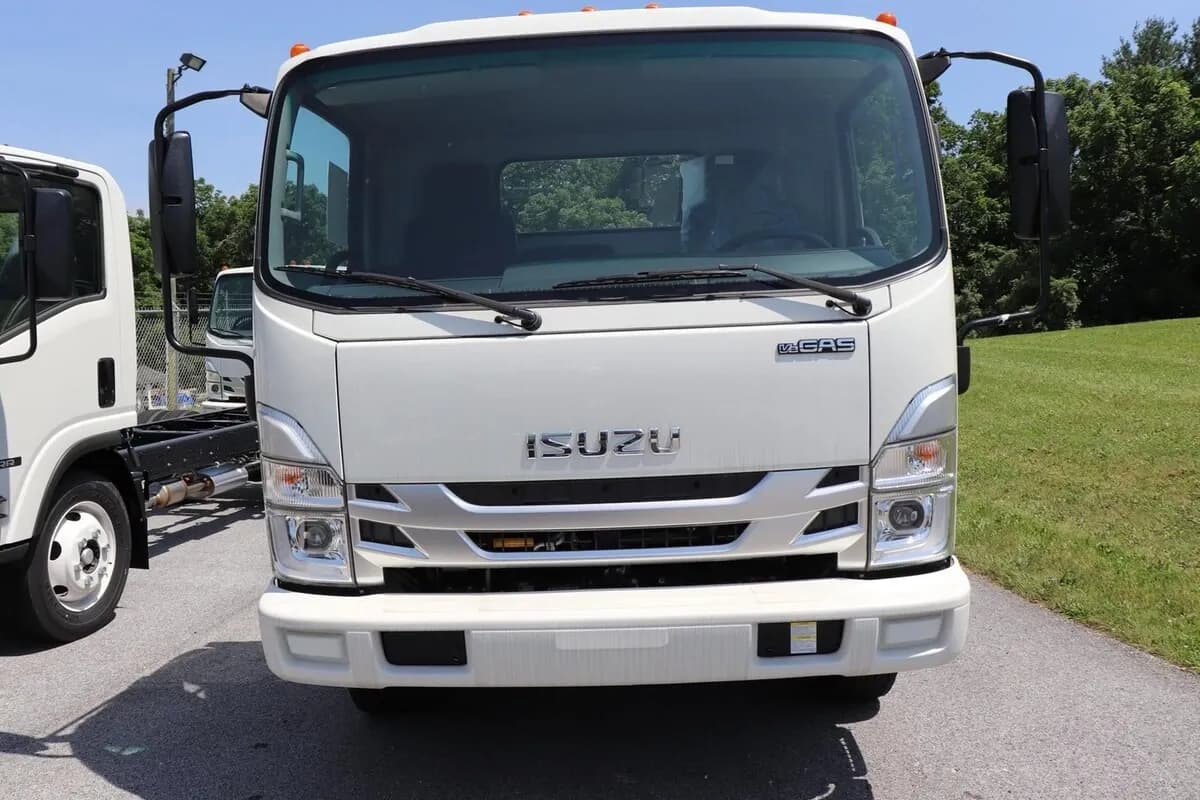2024 Isuzu NPR HD