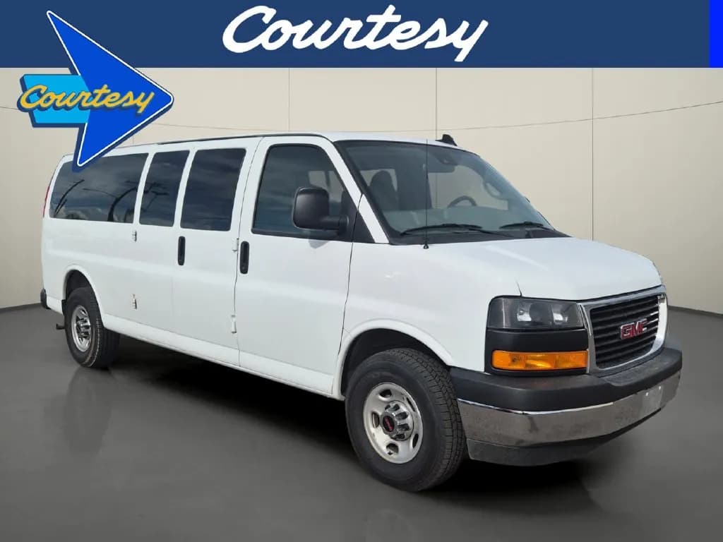 2025 GMC Savana 3500 - Vans