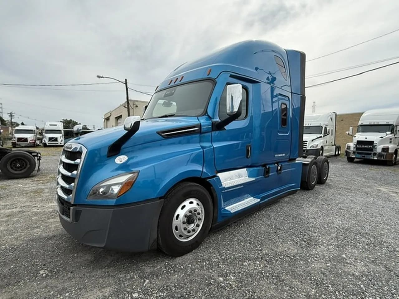 2023 Freightliner Cascadia - Sleeper