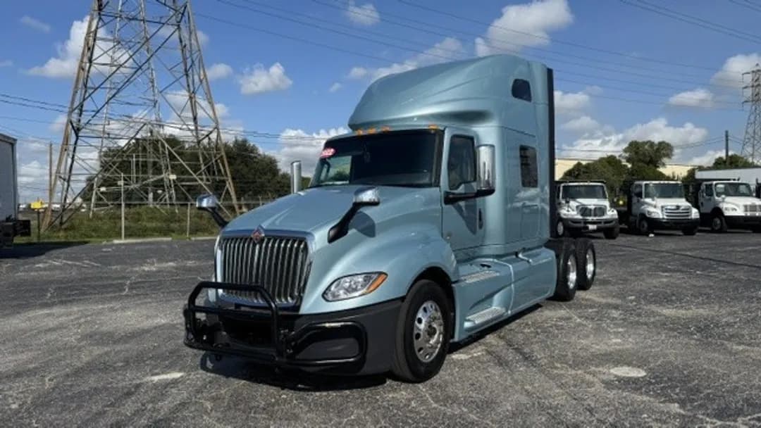 2022 International LT625