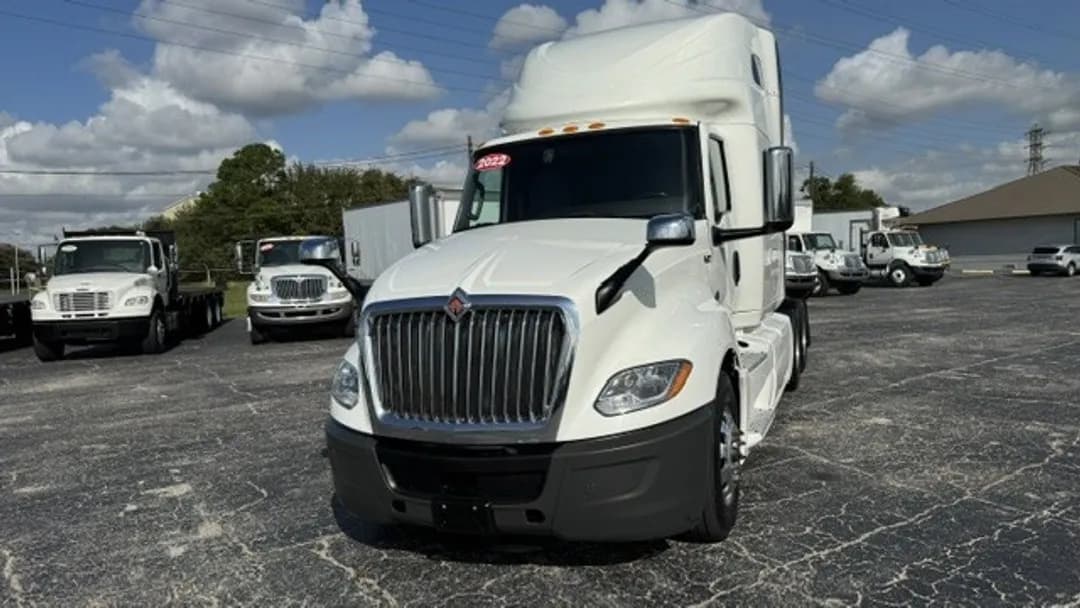 2022 International LT625