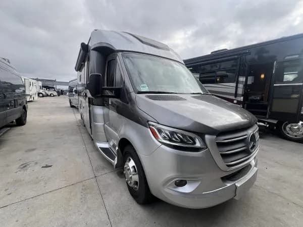 2021 Regency ULTRA - Chassis