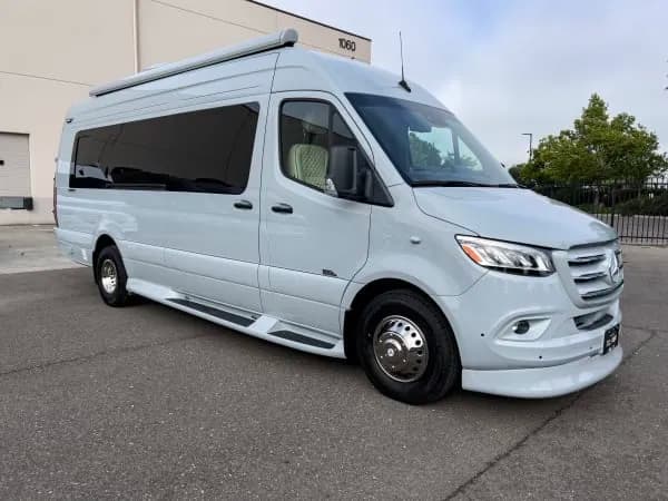 2026 Midwest Automotive Designs HERITAGE - Vans