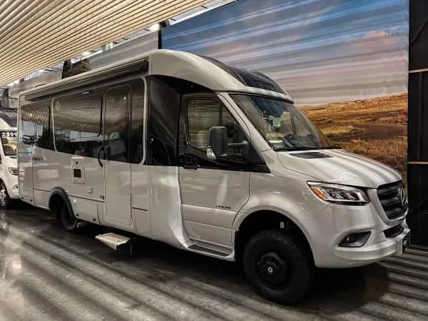 2026 Leisure Travel Vans UNITY - Chassis
